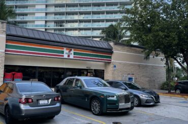 Typical morning 7/11 run [Rolls Royce Phantom]