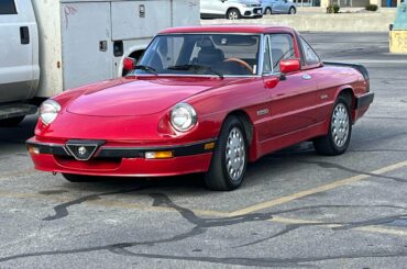 [UNKNOWN ALFA ROMEO] Should’ve gotten a closer look but I found an older Alfa Romeo in Indiana, very rare for these parts.