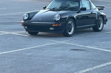 [Porsche 930] spotted at my job last night