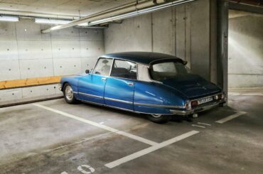 [Citroen] spotted in Hamburg parking garage. Not sure the model or vintage.