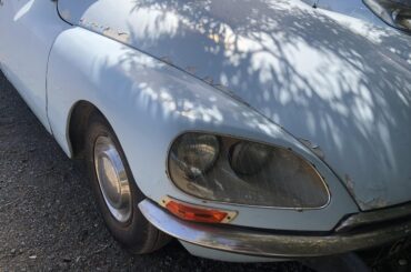 [citroen DS] spotted at the tavern