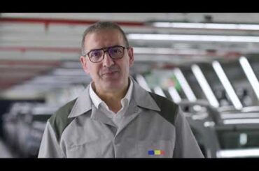 L’exploit industriel de Dacia pour changer l’identité visuelle de ses véhicules | Renault Group