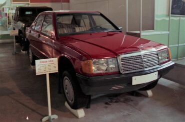 the Kaengsaeng 88, a north korean 190e clone. the official car of...?