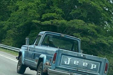 Novice here, does anyone know the model/year of this classic Jeep? 🛻