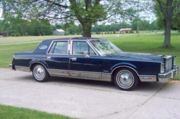 1982 Lincoln Mark VI Continental my mom bought for $1,500 back in 2010. Man I wish we still had it