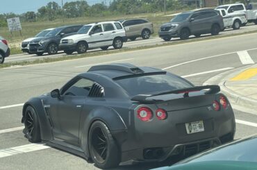 [Nissan GTR R-35] With a Widebody Kit!