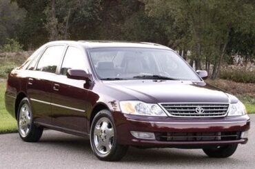 2003 Toyota Avalon, official car of " Bougie Toyota"