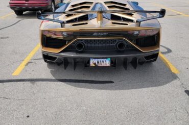 [Lamborghini Aventador SVJ] Chillin at Target