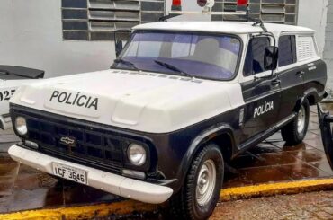 Chevrolet Veraneio (old brazilian car used by "Civil Police")