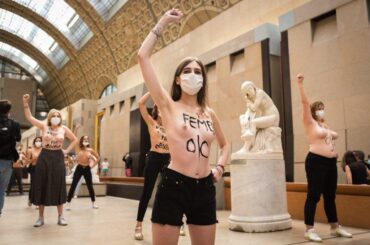 Topless Feminist Protestors Hit the Musee d’Orsay After the Museum Tried to Bar a Visitor for Wearing a Low-Cut Dress What car they show up in?