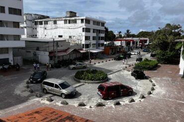 I’m on the island of San Andres, Colombia and since it’s a free port you see some weird cars here that you wouldn’t see on the mainland, taxis here are all Chrysler/Dodge town and Country