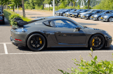 [Porsche Cayman GT4 RS] got a look at the new 718 Cayman gt4rs while out and about