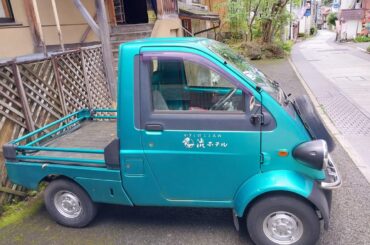 A Daihatsu Midget II in rural Japan