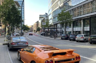 Here’s a nice [Lamborghini Diablo] I spotted tonight in Hamburg.