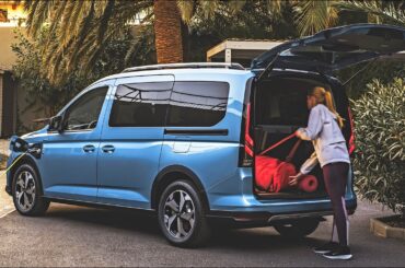 New Ford Tourneo Connect Plug-In Hybrid (2024) | 110 km Electric Range 7-seat Multi-activity Vehicle
