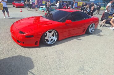 Saw this Dodge Stealth and it supriced me how much jdm vibes it gave me