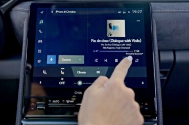 How to control audio on the multimedia display | LEXUS EUROPE