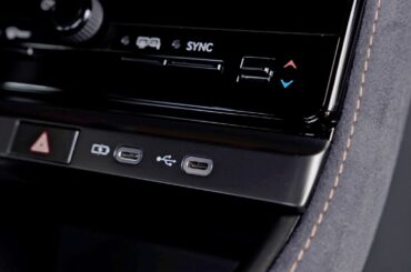 Where to find the USB charging points on a Lexus LBX | LEXUS EUROPE