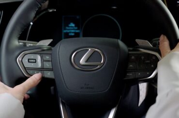 How to use audio controls on the steering wheel | LEXUS EUROPE