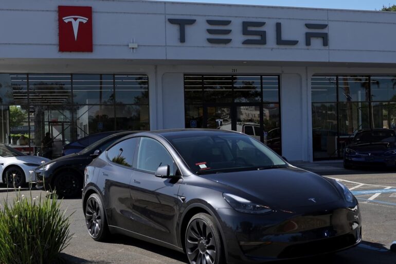 Tesla reports 443,956 deliveries in second quarter, a 4.8% decrease from last year