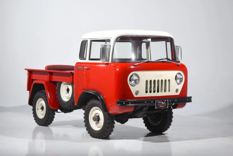 Tiny truck porn: Meet Jeep Gladiator's ancestor, the Willys Jeep FC-150. (4000x3000)