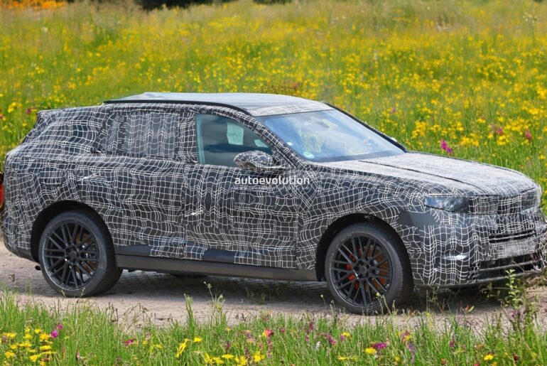 First Look at the G65 BMW X5/iX5 Prototype Reveals Intriguing Design Details