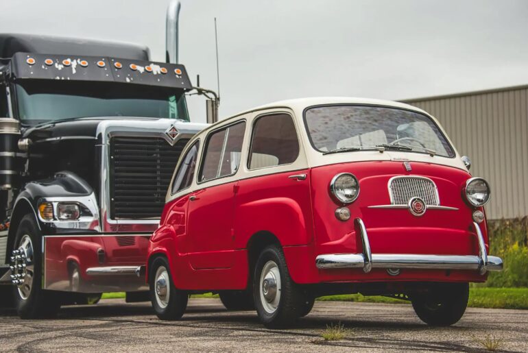 Tiny car porn: Fiat 600 Multipla, the minivan version of the Fiat 600. (3000x2250)