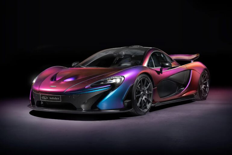 Color porn: McLaren P1 in color-shifting Chromaflair. (3000x2250)