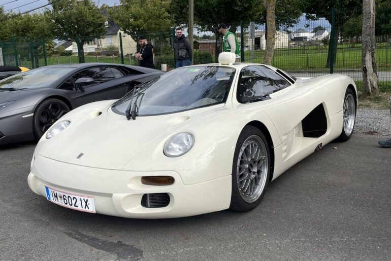 [Isdera commentadore 112i ?] at a Lamborghini car meet