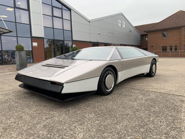 Aston Martin Bulldog concept (1979)