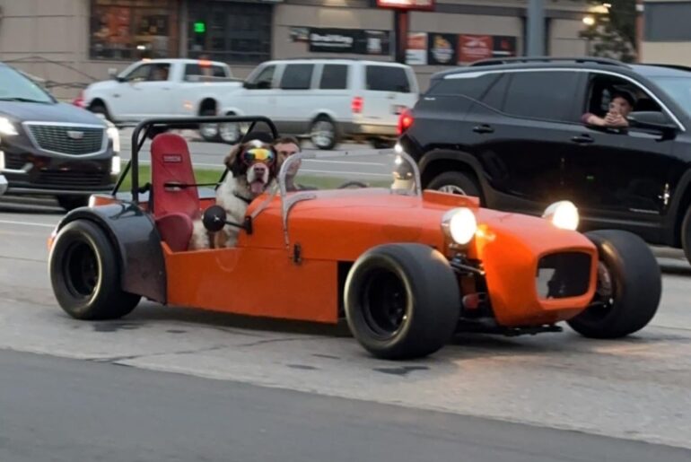 [Lotus/Caterham 7] with a cool copilot