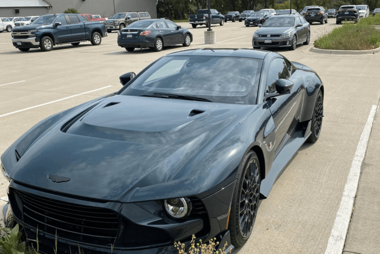 [Aston Martin Valour] Spotted in Avon Minnesota- Owners got lots of other goodies