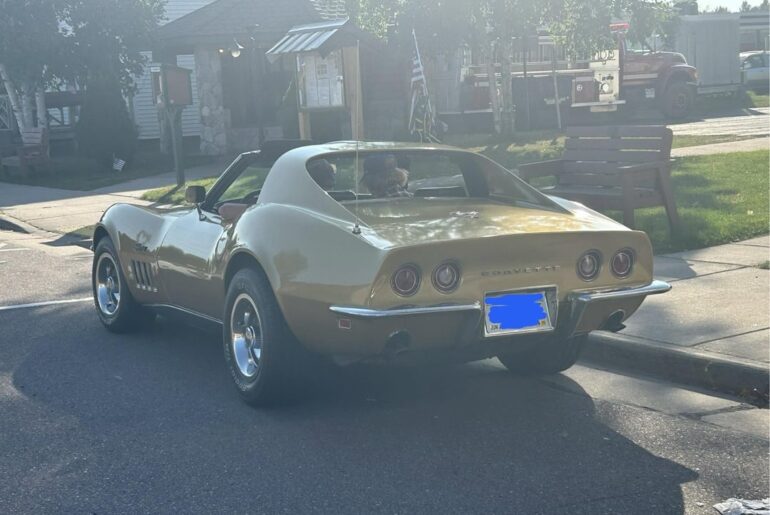 Saw this ‘ 69 400turbo stingray at the hamburger shop.  Says he has 400 miles on it in 4 years. Sheeesh get that thing outside and open it up.  Let it scream .  Let it eat some premium my man.