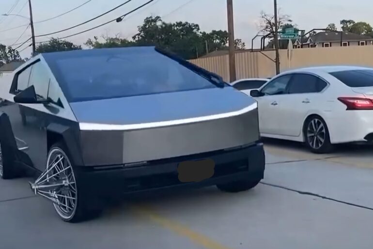 Tesla Cybertruck With Houston Slab Rims