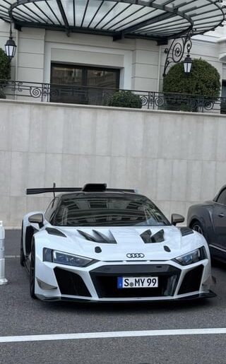 Spotted this [Audi R8] close to the Casino in Monaco