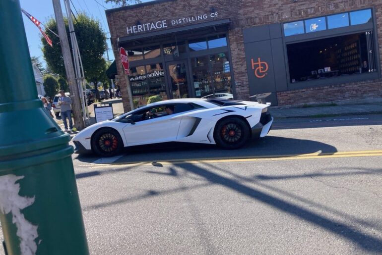 I saw a [Lamborghini Aventador SV & SVJ]