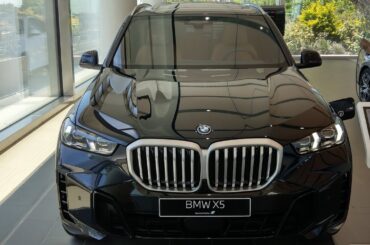 2025 BMW X5 xDrive50e (Plug-In Hybrid) - Interior and Exterior