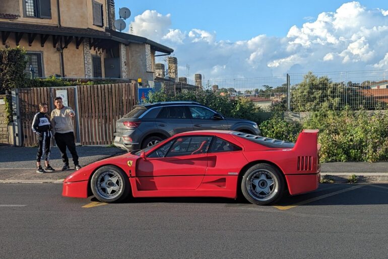 [Ferrari F40] In Rome