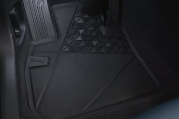 How-To: The New MINI Accessories All Weather Floor Mats and Trunk Mat.