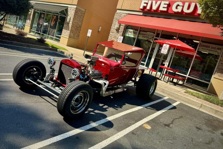 Here’s my 1925 Ford roadster. She likes to dance ✌🏻