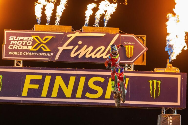 Jett Lawrence Repeats as 450 SuperMotocross World Champion 🏆 | Las Vegas SMX