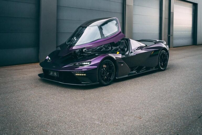 Absolutely stunning exposed purple carbon fiber KTM X-BOW GT-XR [922x691]