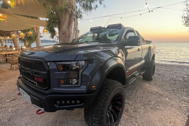 Crazy Ford raptor!