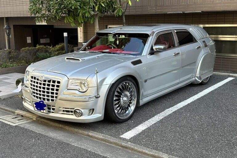 Why didn't we ever get a Chrysler 300 wagon in America?