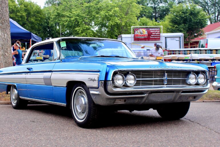 Oldsmobile Starfire