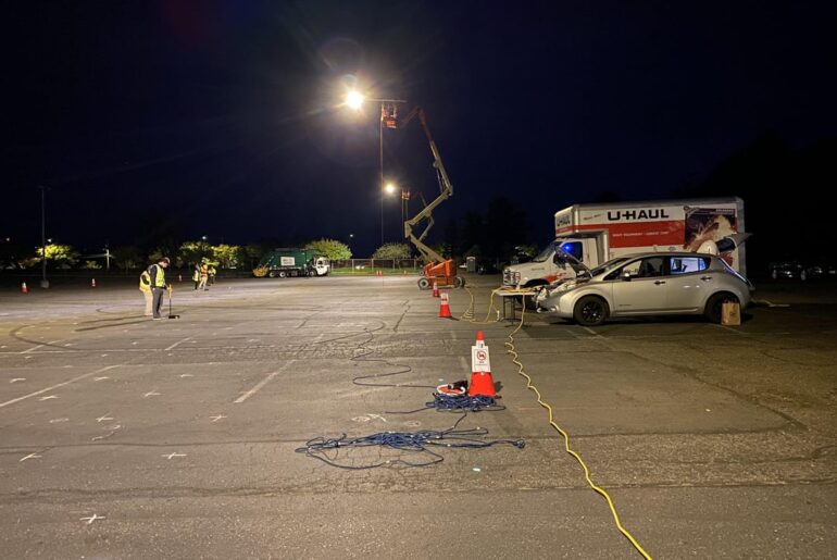 Nissan Leaf powers streetlights