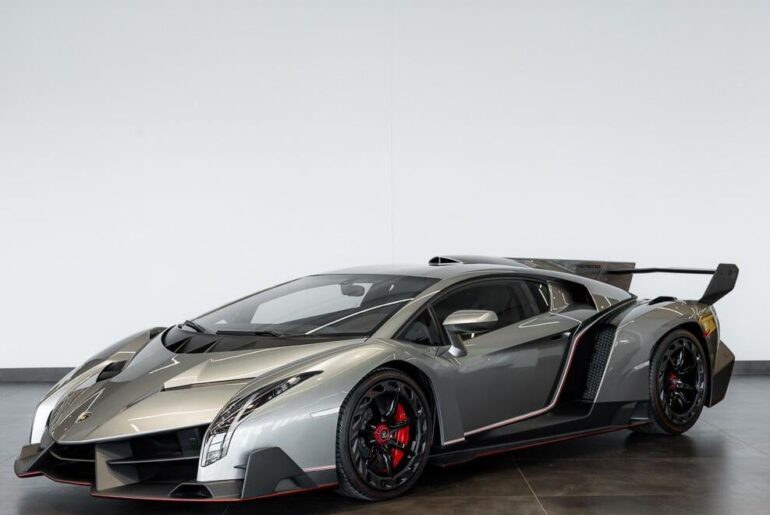 2014 Lamborghini Veneno [987x1234]