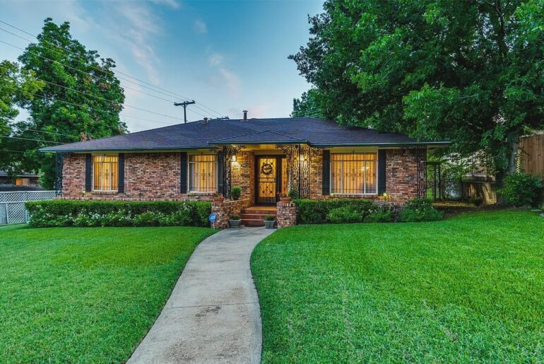 Random home in Dallas, Texas. What's parked in the driveway/street?