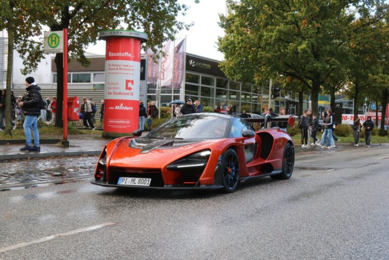 One of the local collectors arrived with his [McLaren Senna] [McLaren 600LT Spider Segestria Borealis] [McLaren 765LT Spider] to the meet